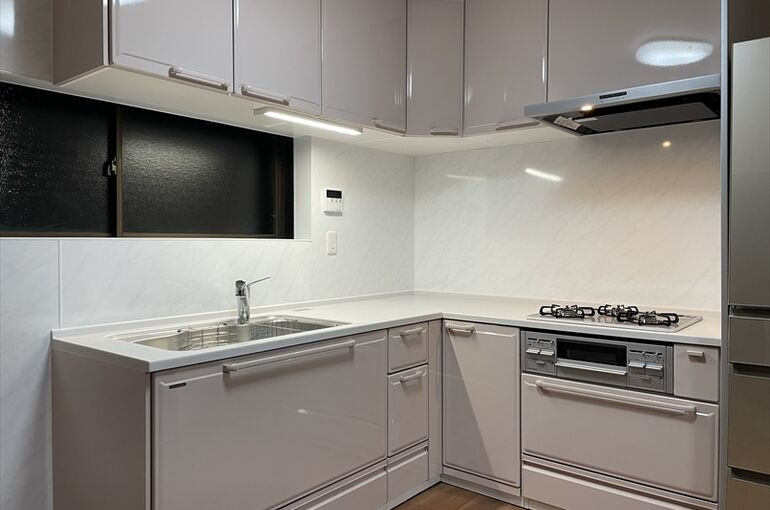 加須市 キッチンと和室を一体感の有るLDKにリフォーム エアロック施工